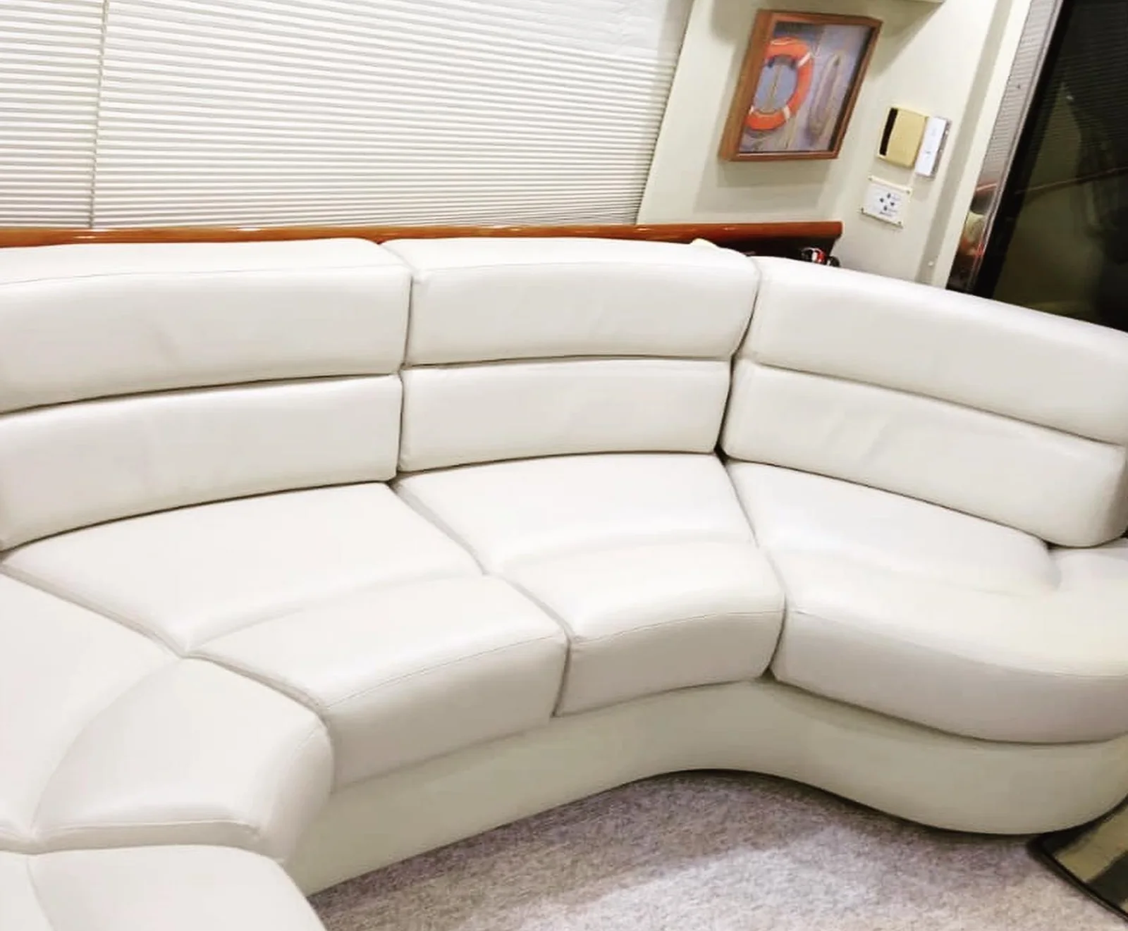 tapecaria_nautica_servicos_sofa embarcação 2024